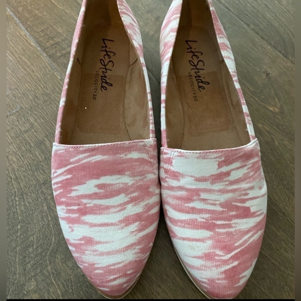 Lifestride Bloom Slip On Pink and White Loafers Flats Size 7.5 - Picture 6 of 6